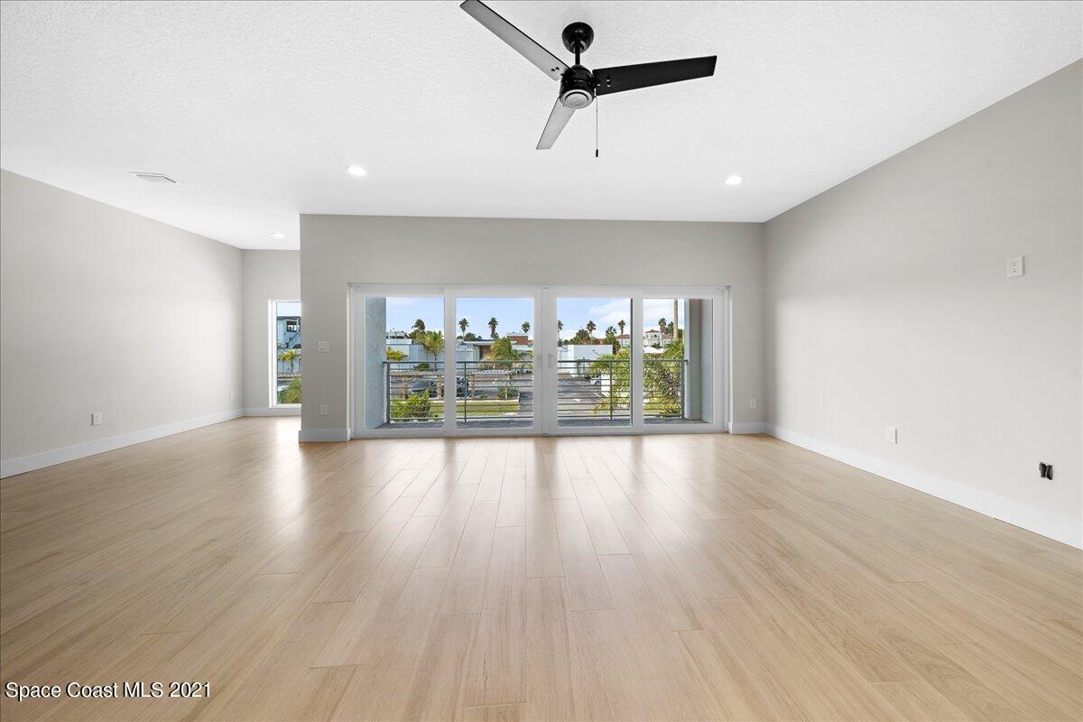 225 6th Avenue