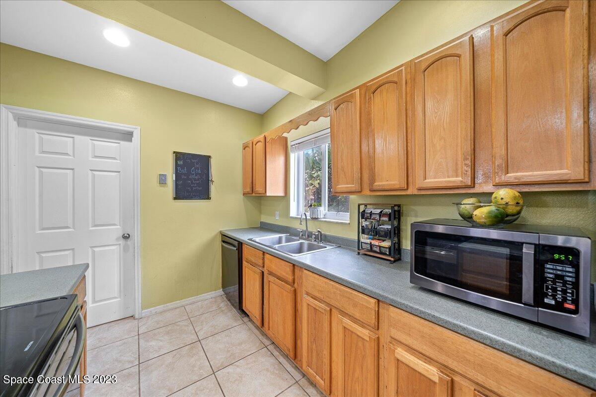 1257 Wild Rose Drive NE