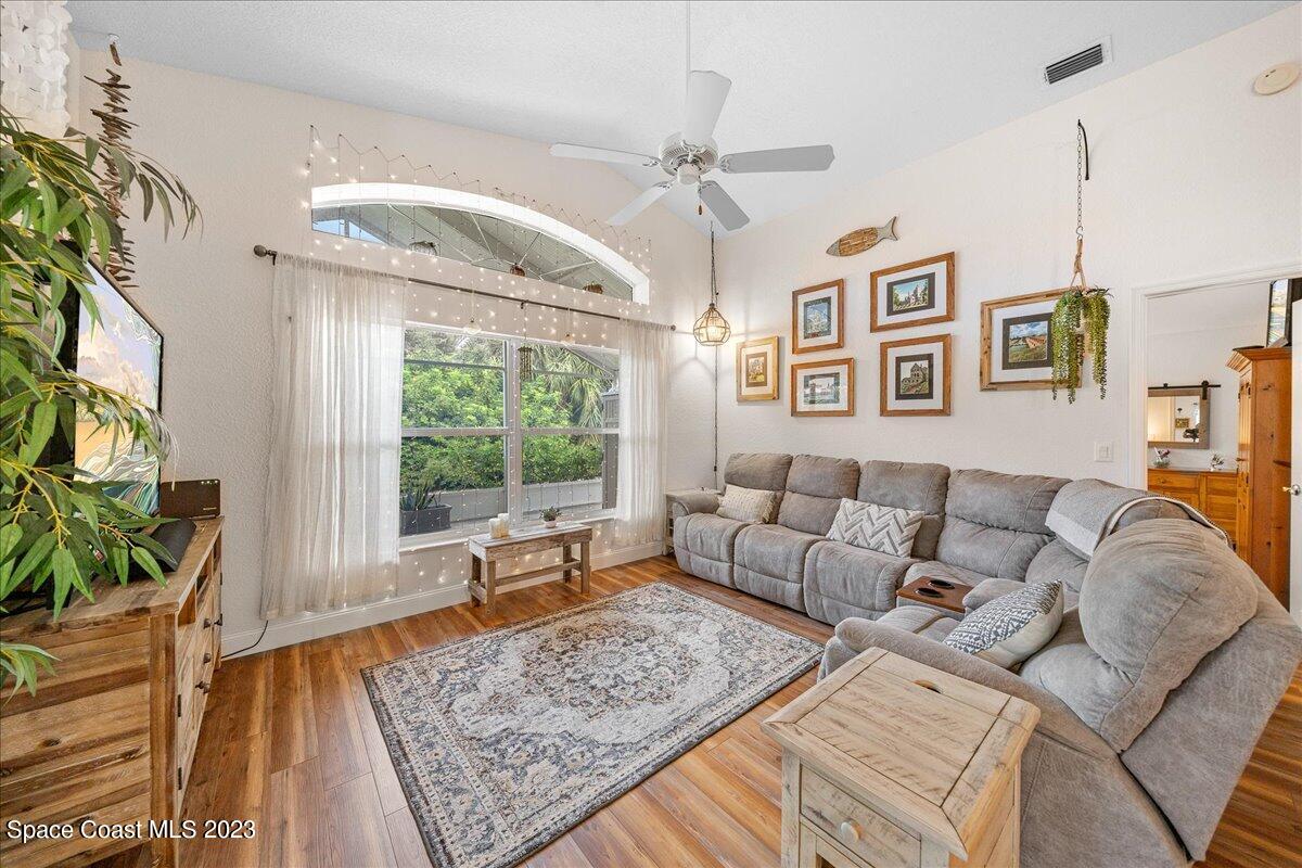 5572 Cord Grass Lane