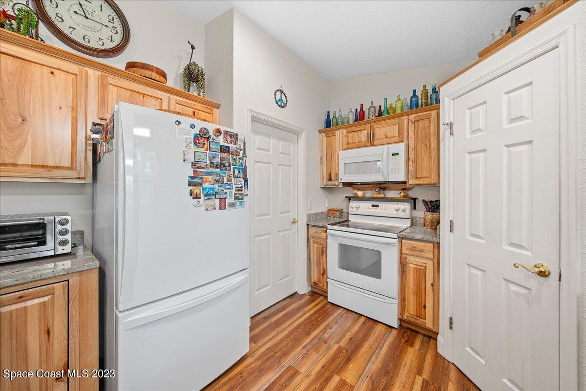 5572 Cord Grass Lane