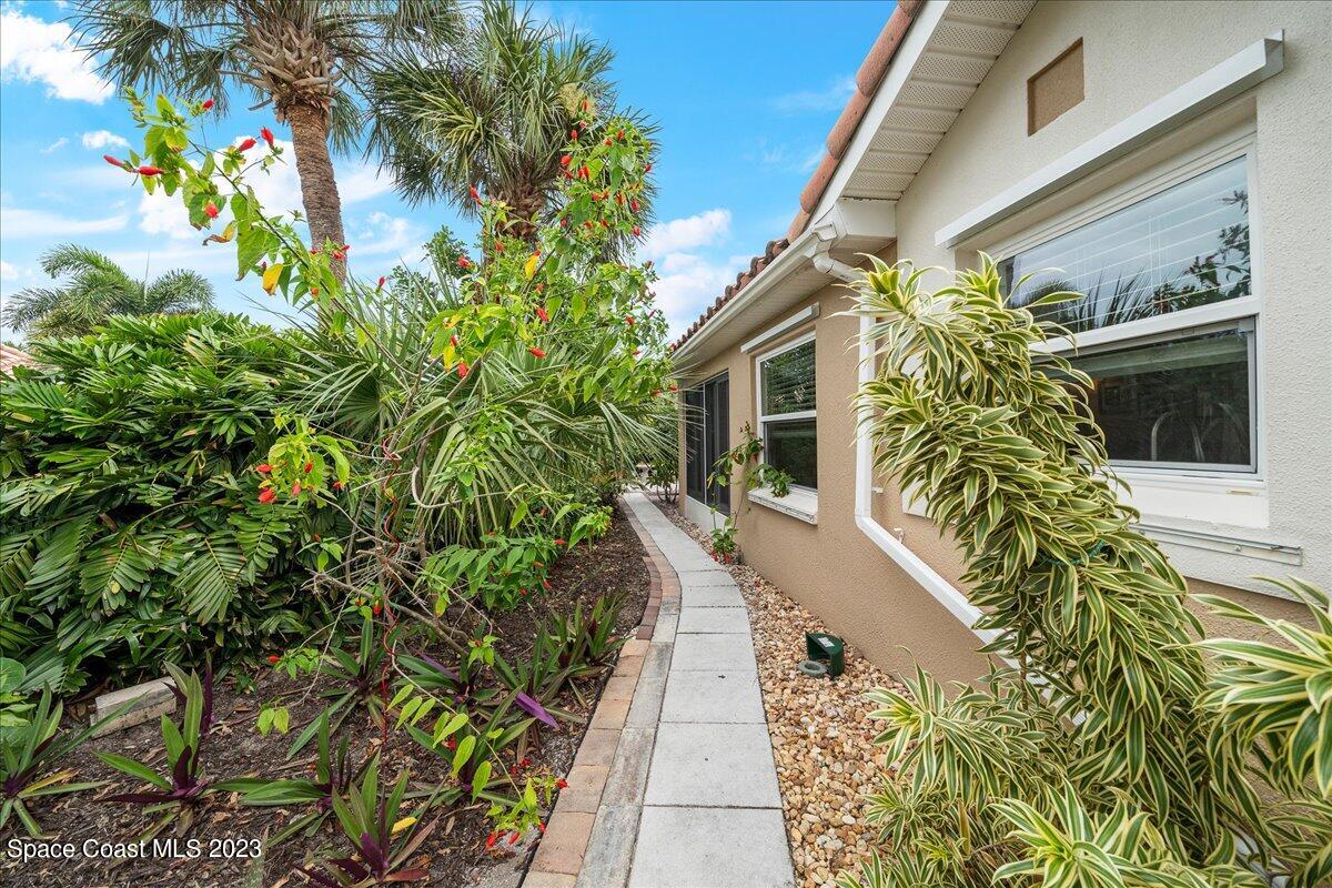 5572 Cord Grass Lane