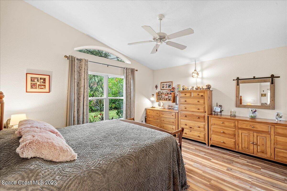 5572 Cord Grass Lane