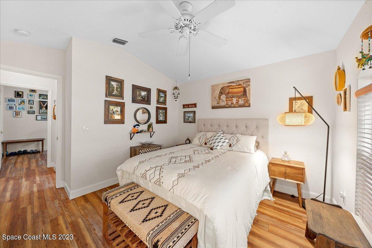 5572 Cord Grass Lane