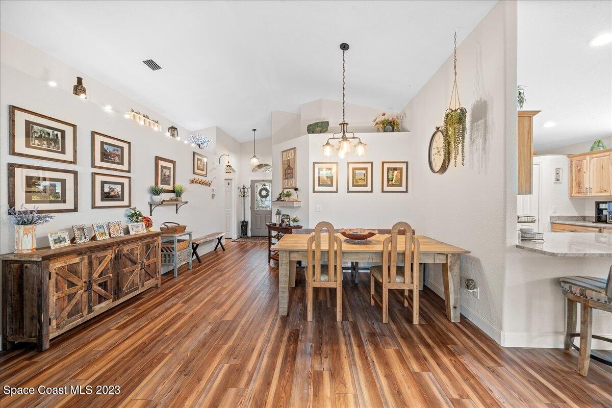 5572 Cord Grass Lane