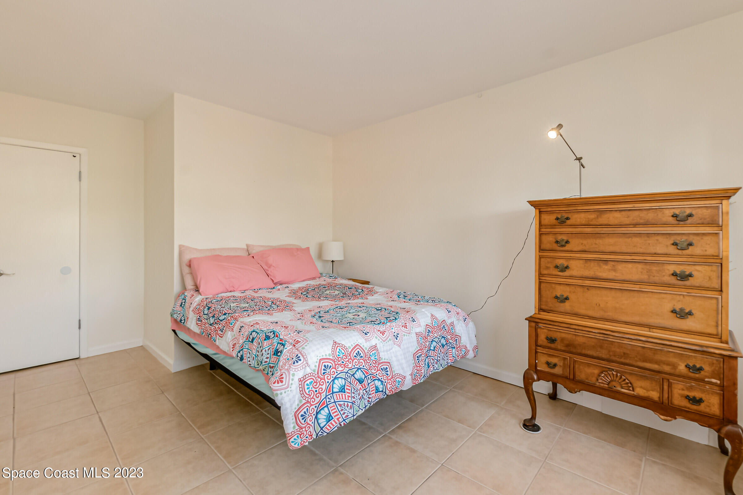 1273 Highway A1a, 206