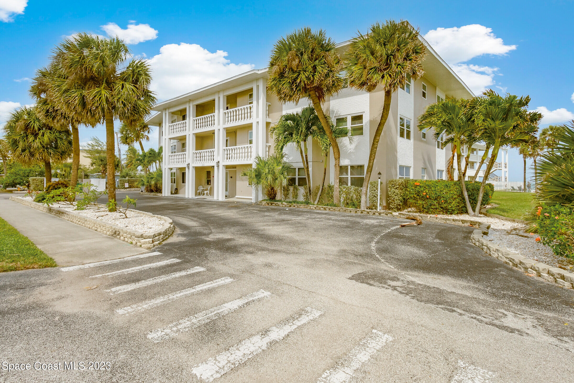 1273 Highway A1a, 206