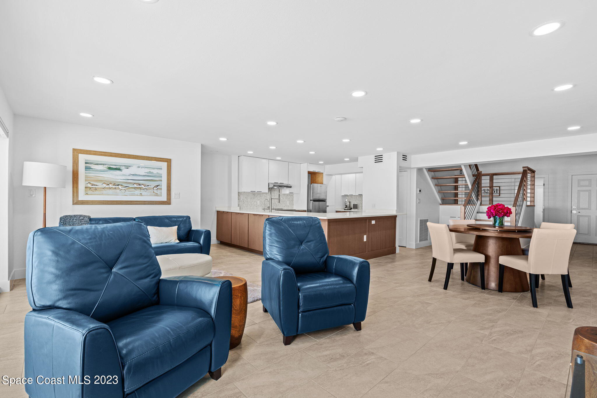 2203 Atlantic Street, 723