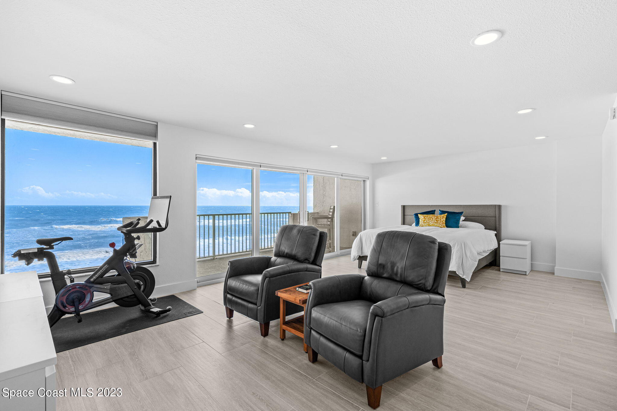 2203 Atlantic Street, 723