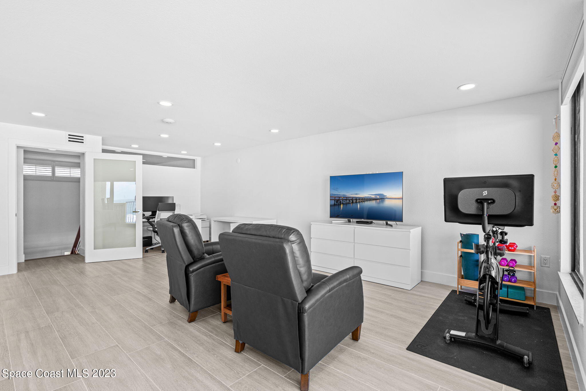 2203 Atlantic Street, 723