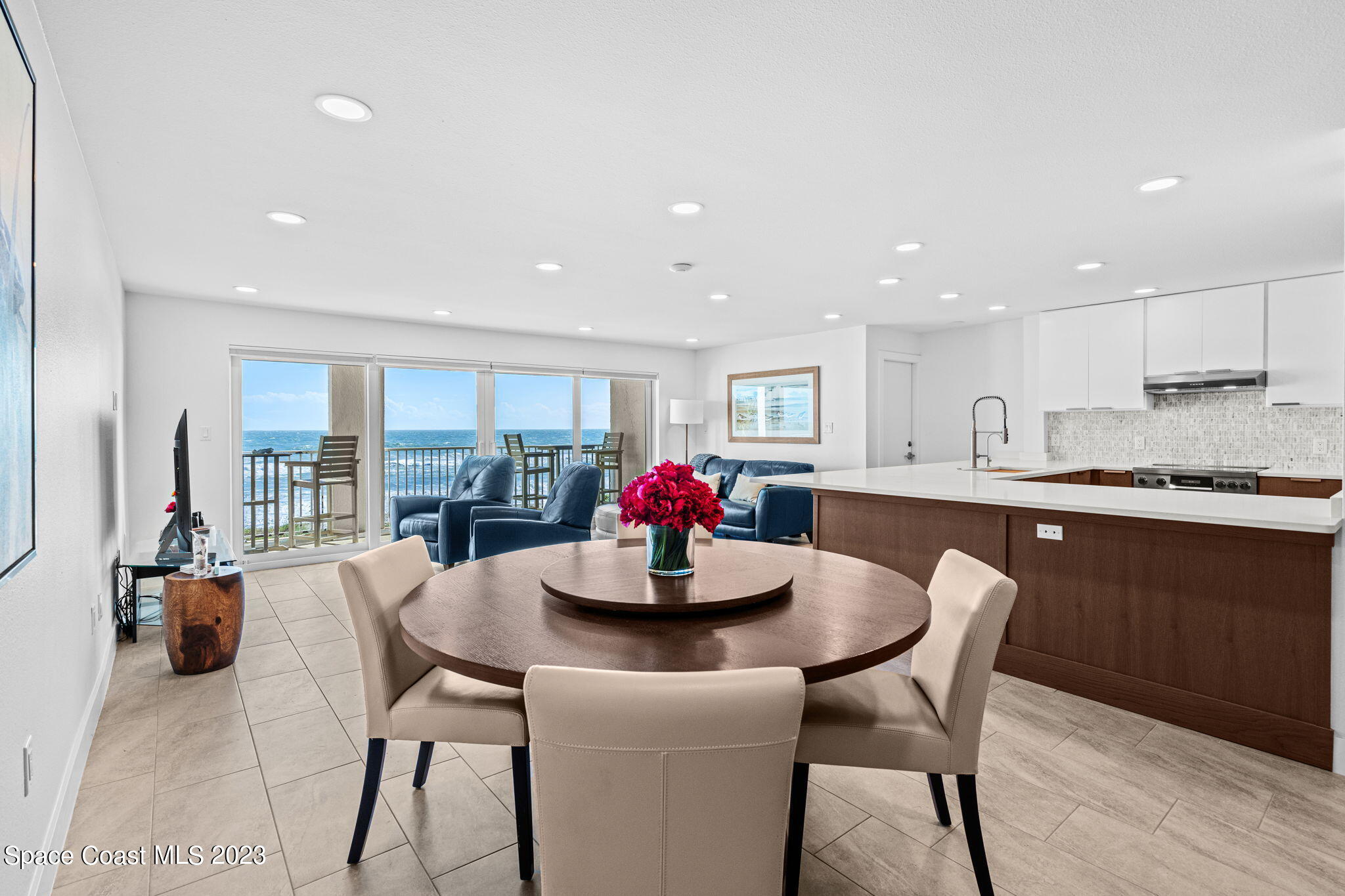 2203 Atlantic Street, 723