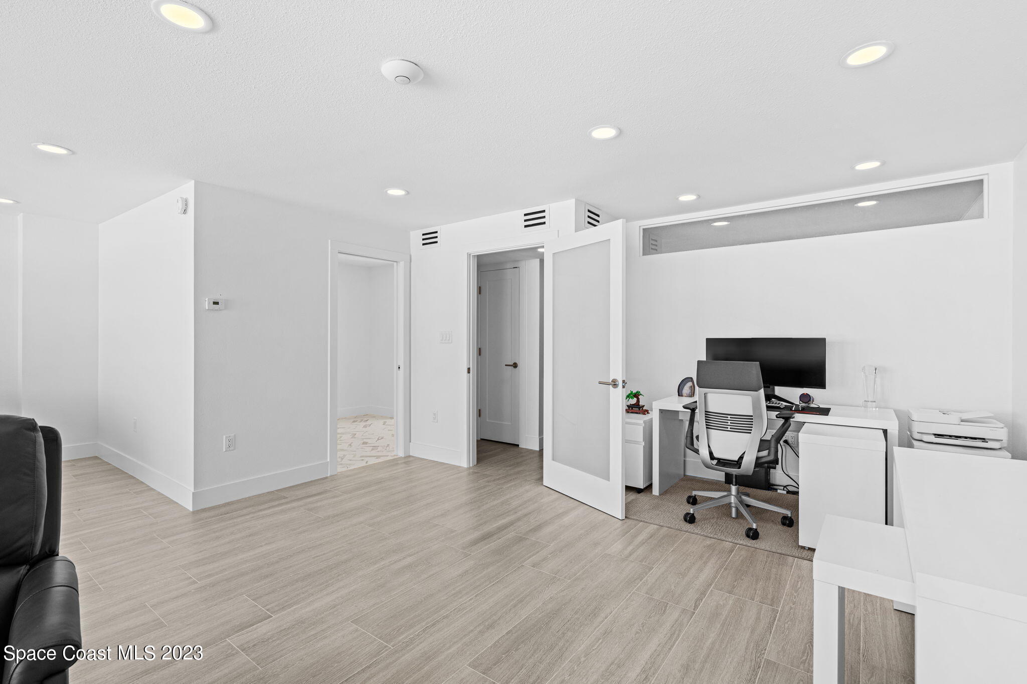 2203 Atlantic Street, 723