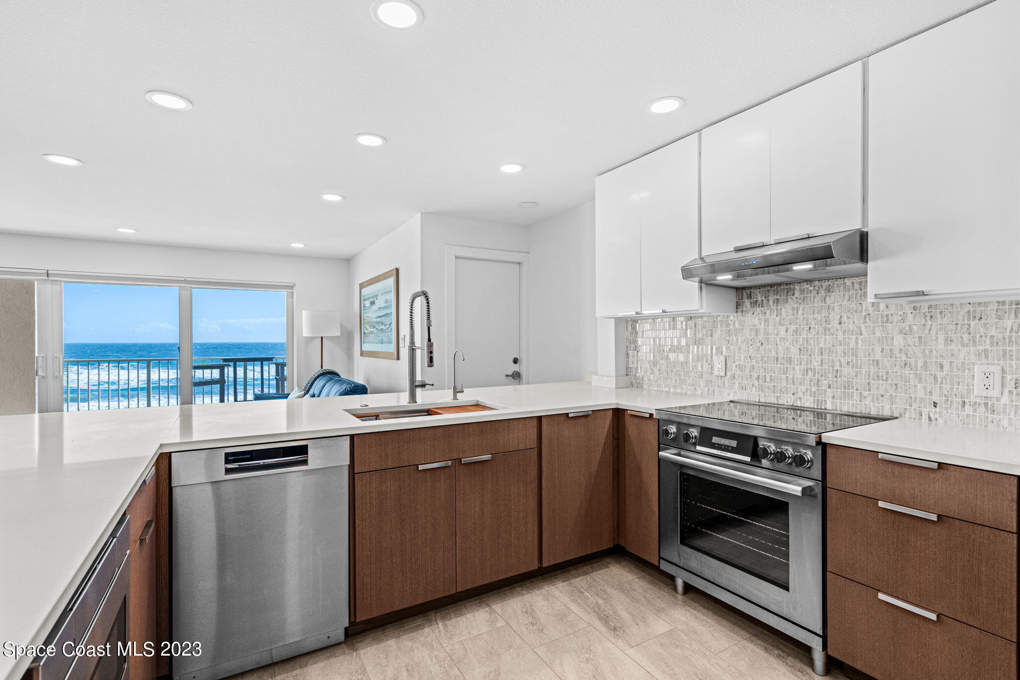 2203 Atlantic Street, 723