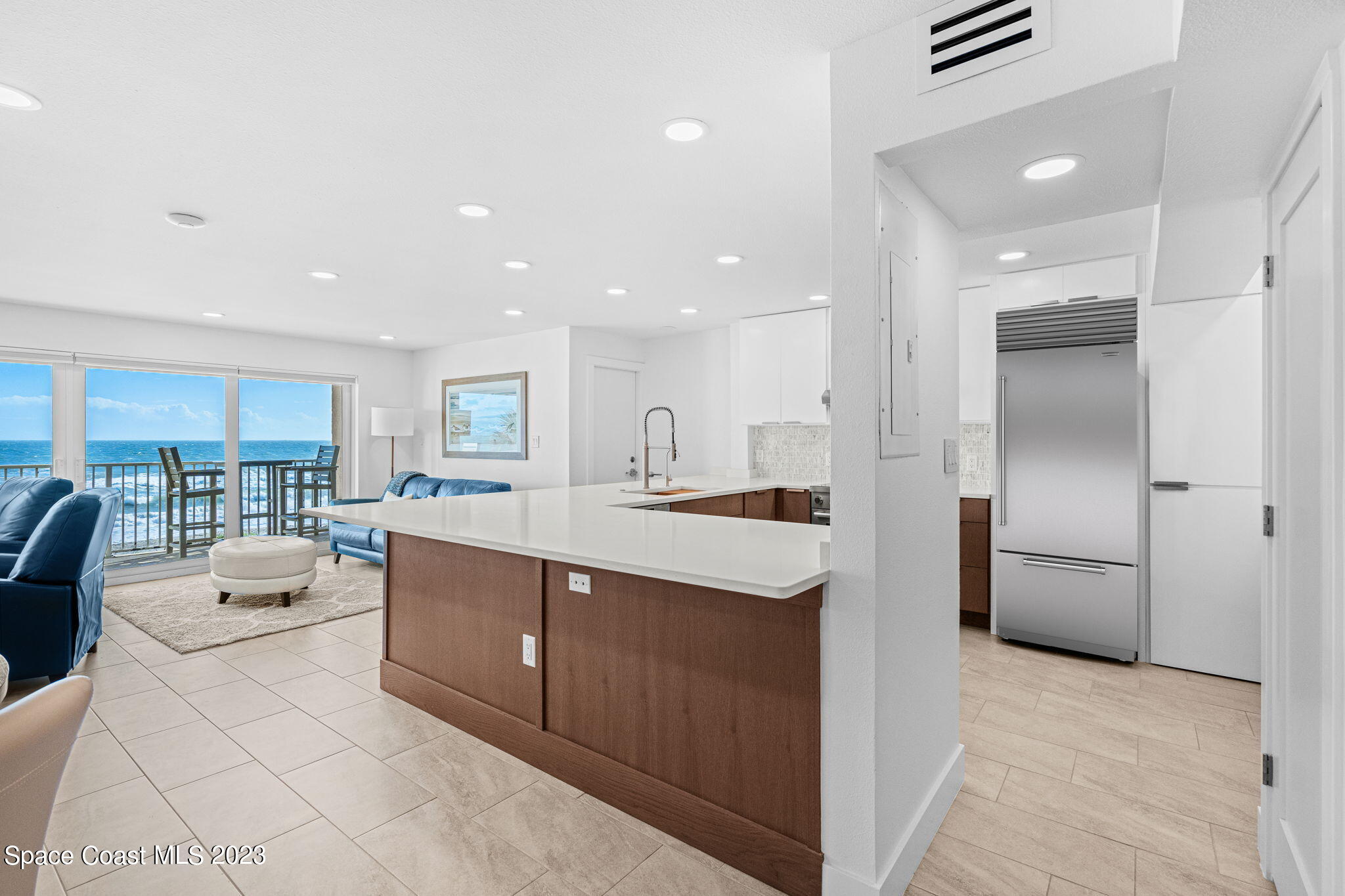 2203 Atlantic Street, 723