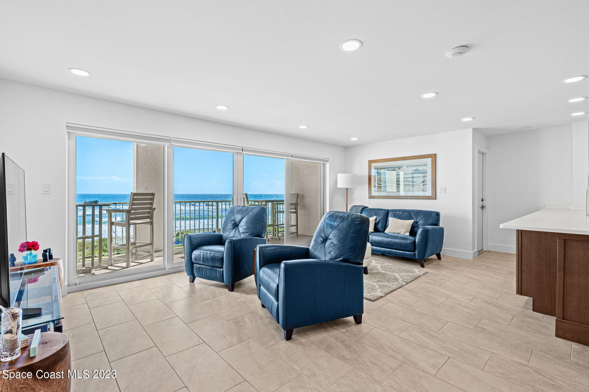 2203 Atlantic Street, 723