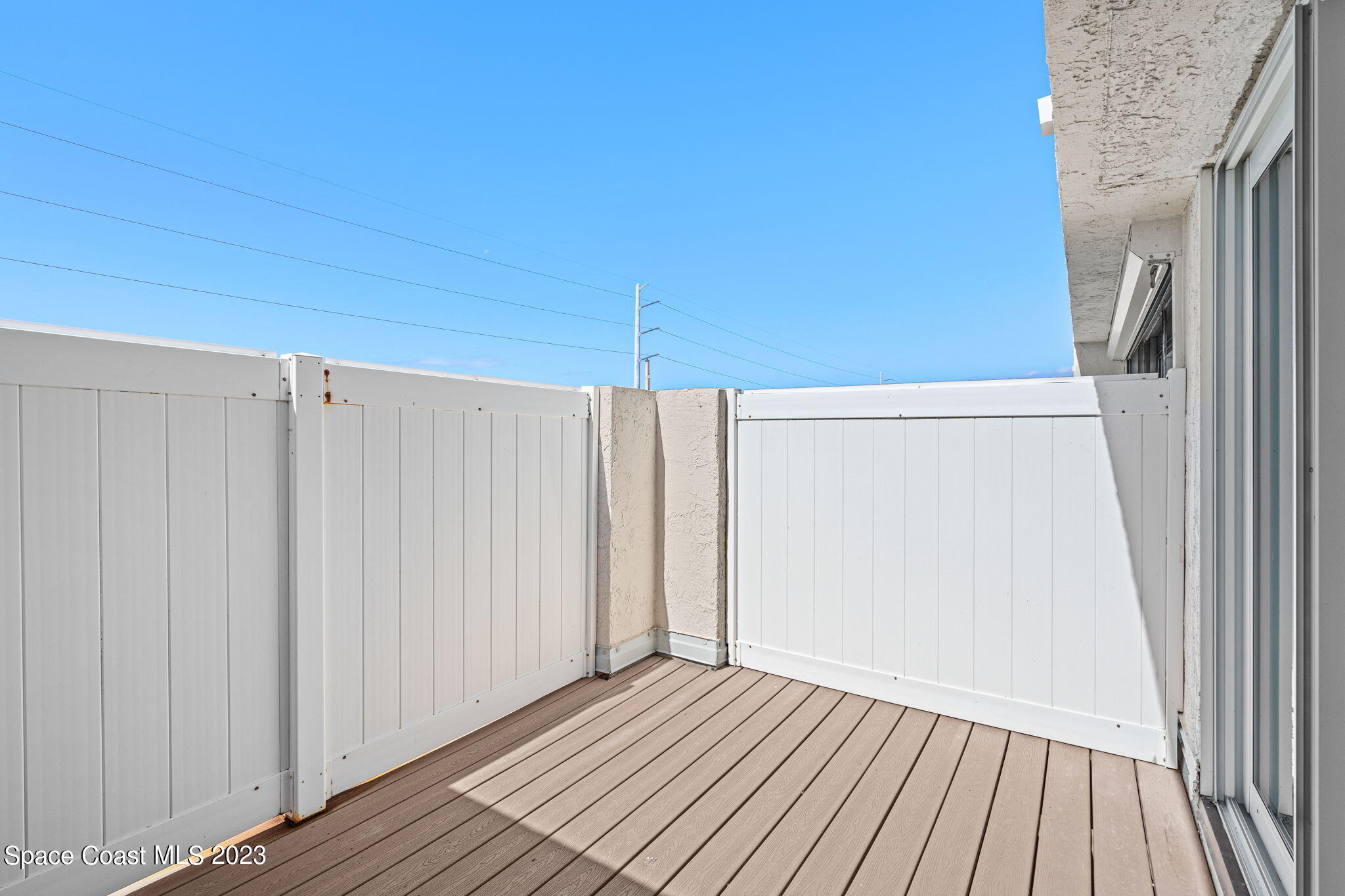 2203 Atlantic Street, 723