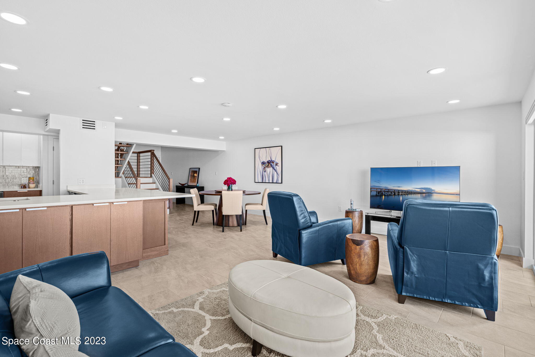 2203 Atlantic Street, 723