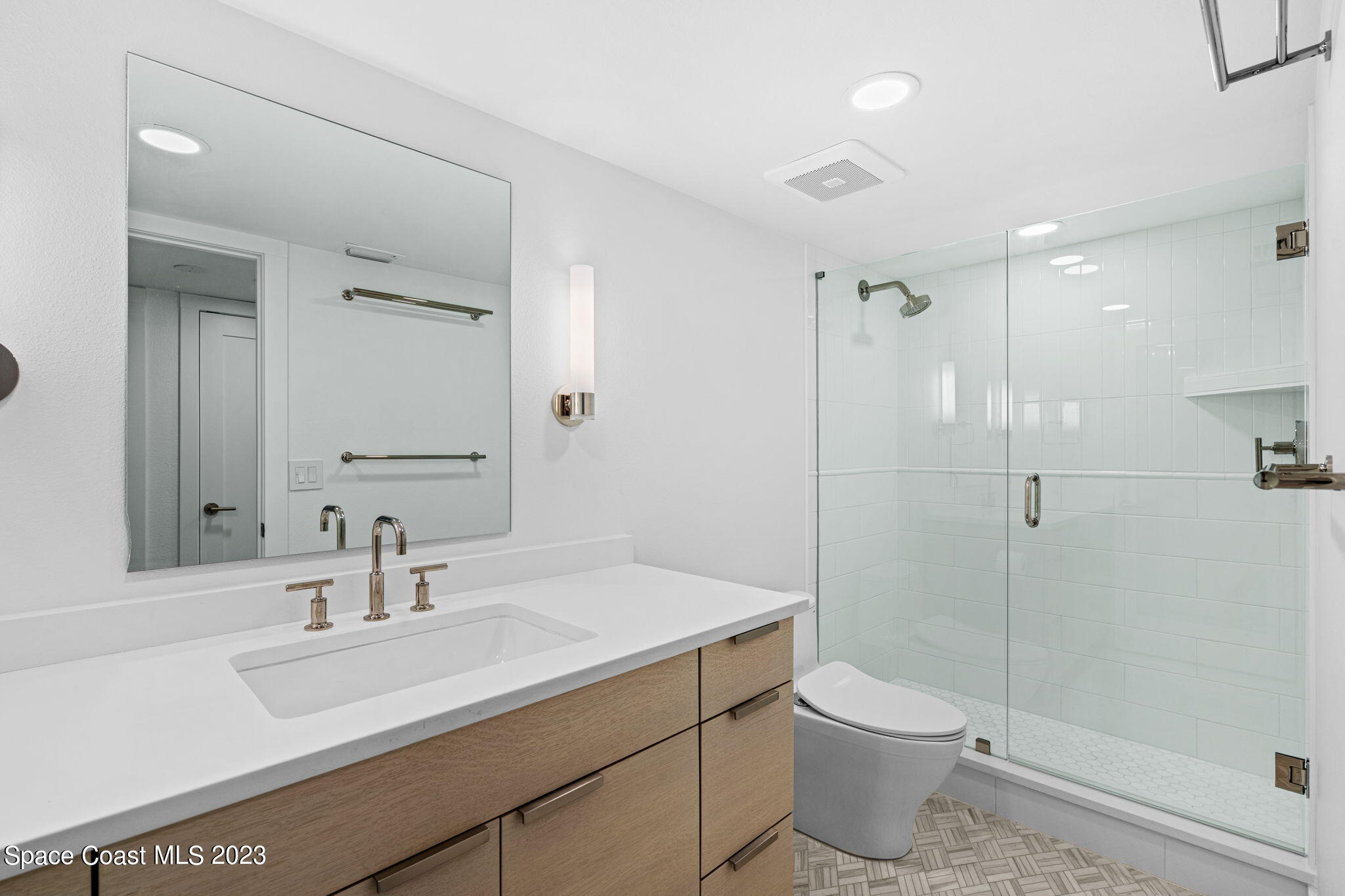 2203 Atlantic Street, 723