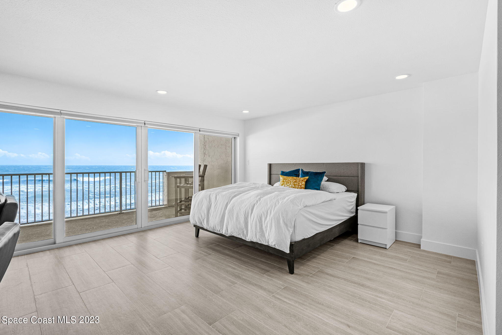 2203 Atlantic Street, 723