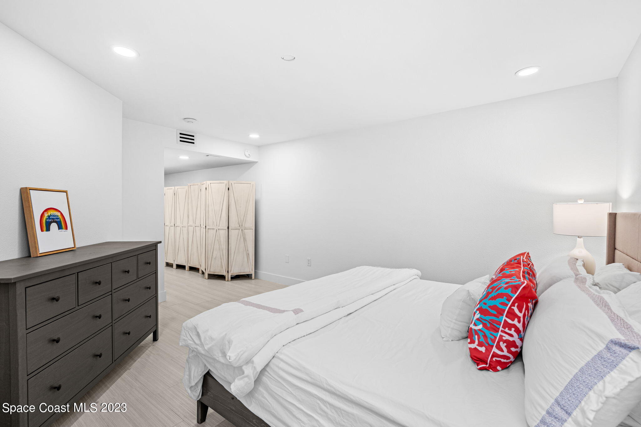 2203 Atlantic Street, 723