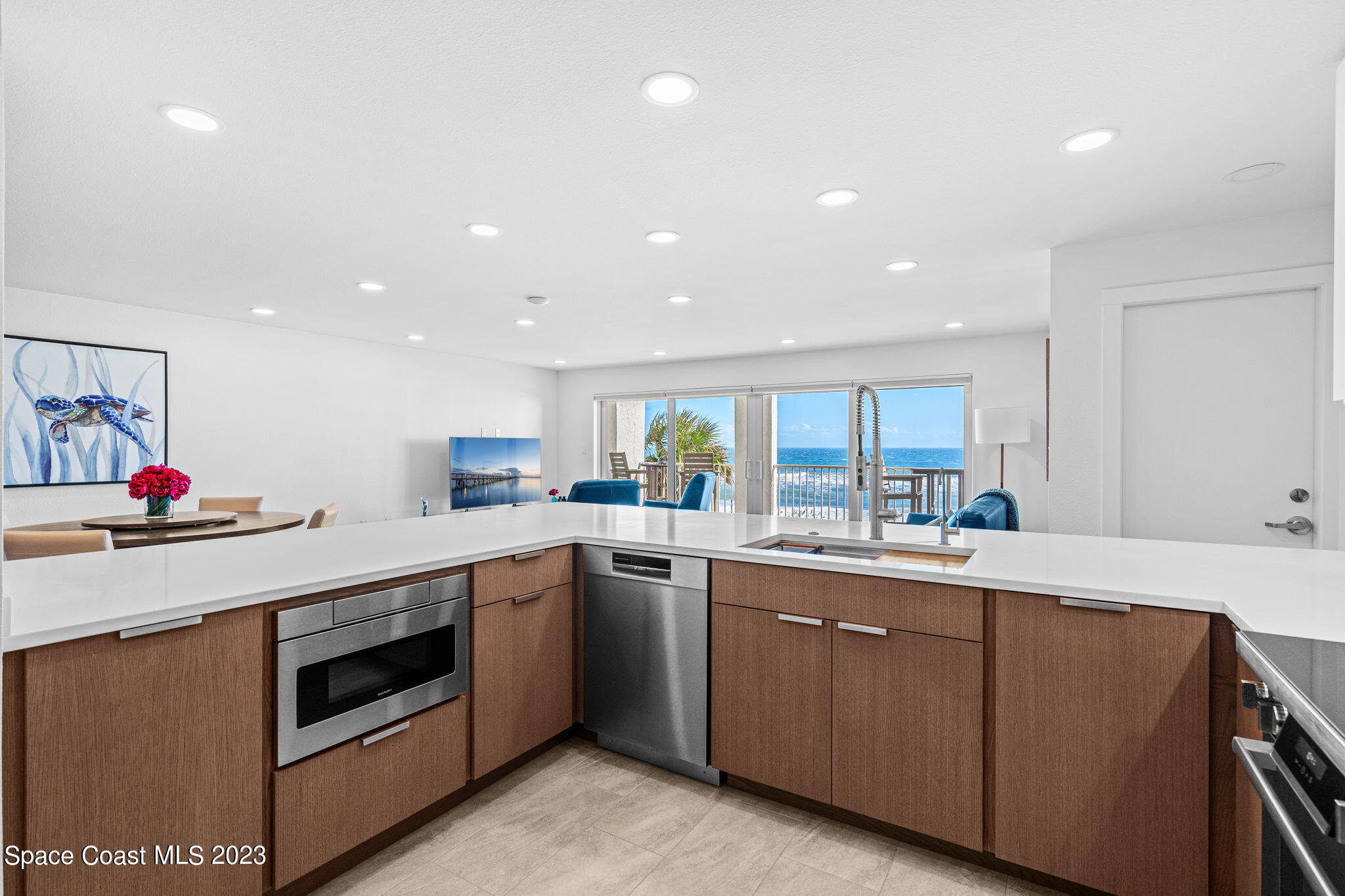 2203 Atlantic Street, 723