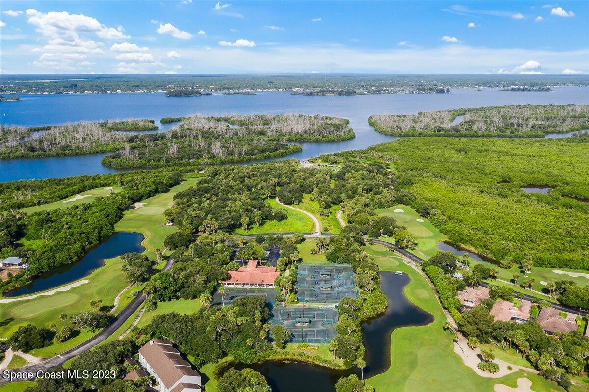 929 Aquarina Boulevard