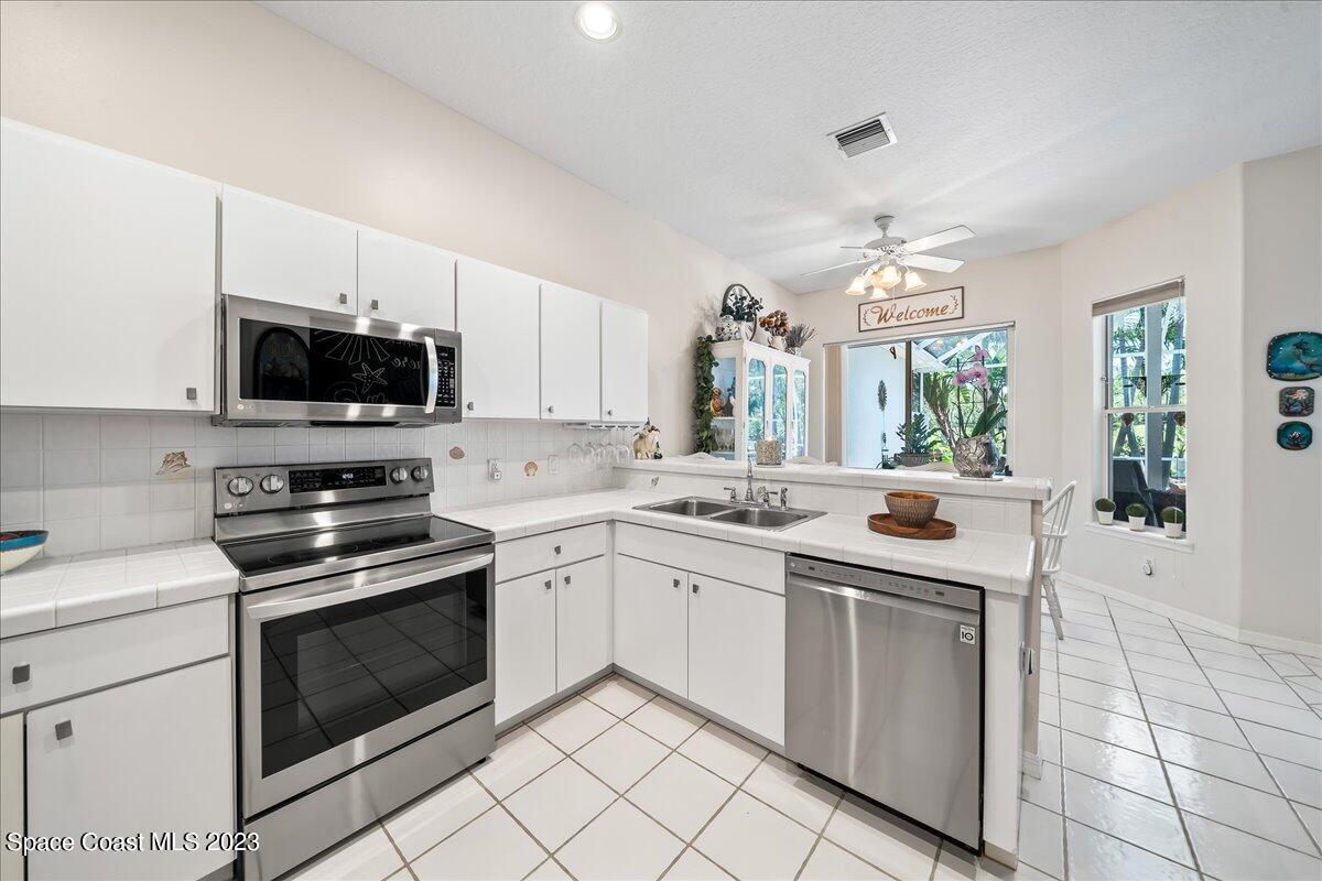 929 Aquarina Boulevard