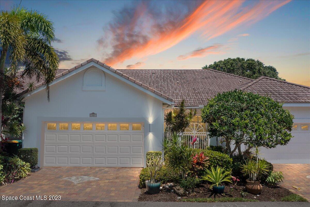 929 Aquarina Boulevard