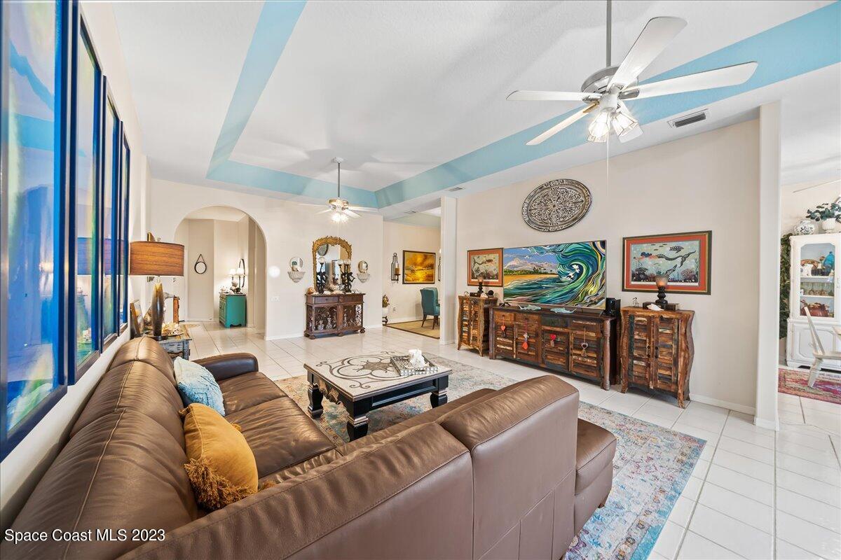 929 Aquarina Boulevard