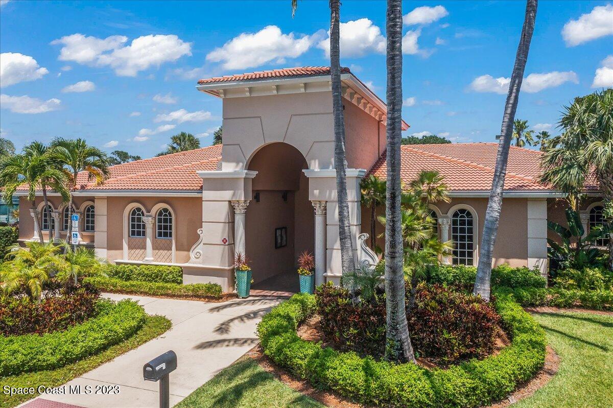 929 Aquarina Boulevard