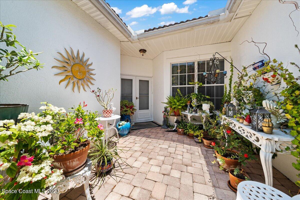 929 Aquarina Boulevard