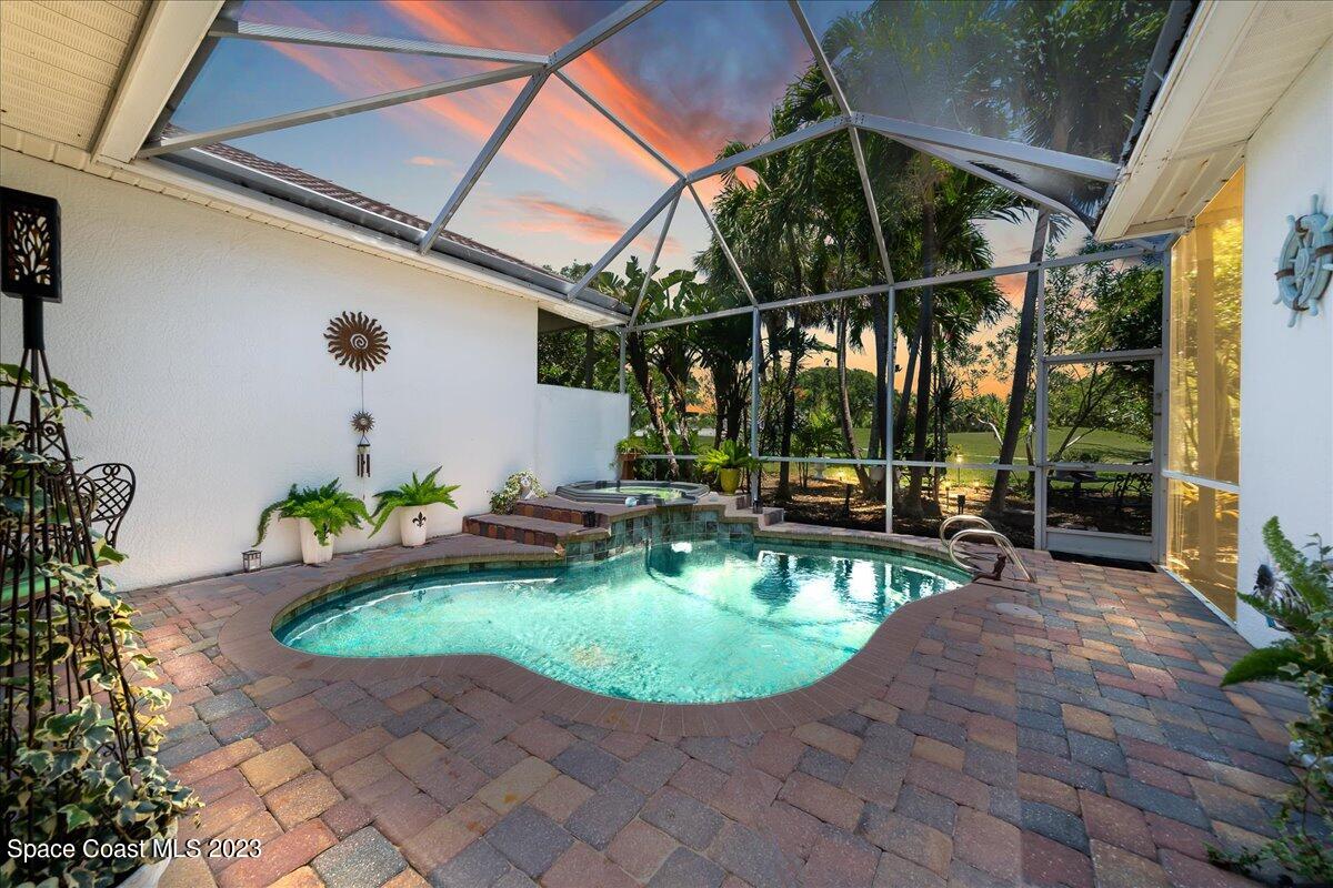 929 Aquarina Boulevard