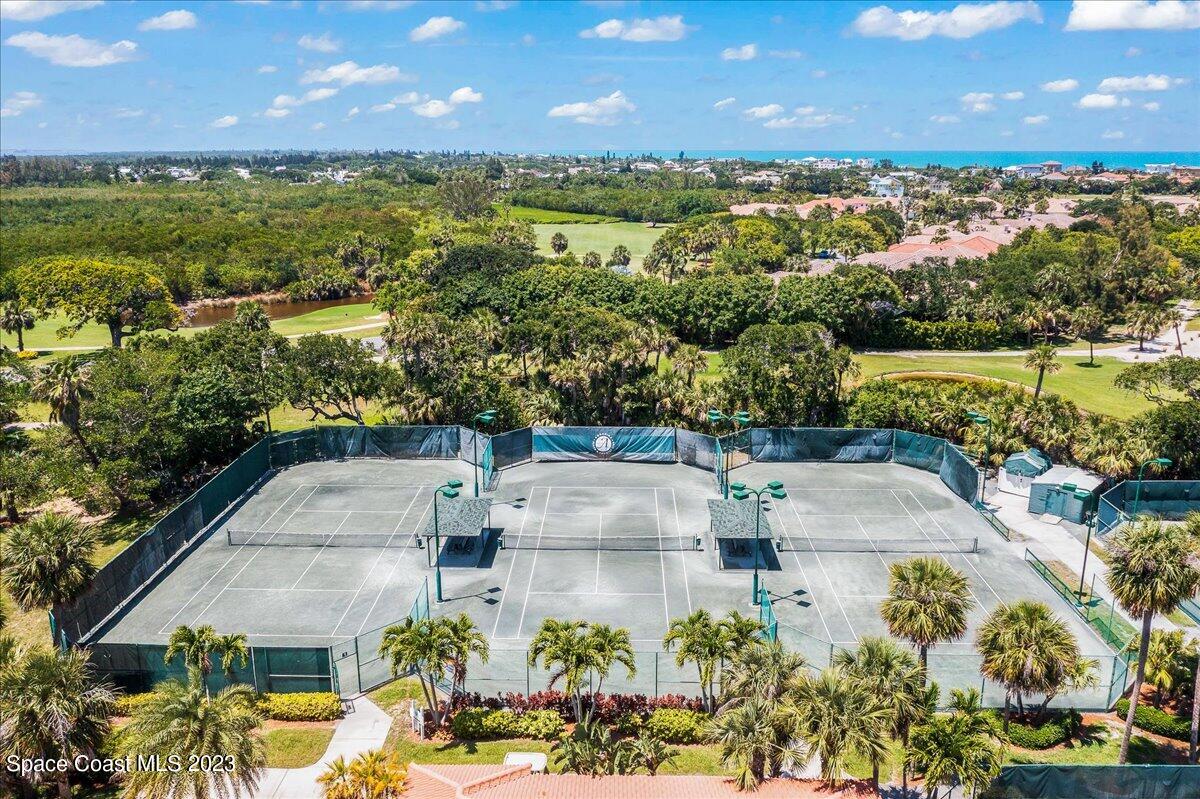 929 Aquarina Boulevard