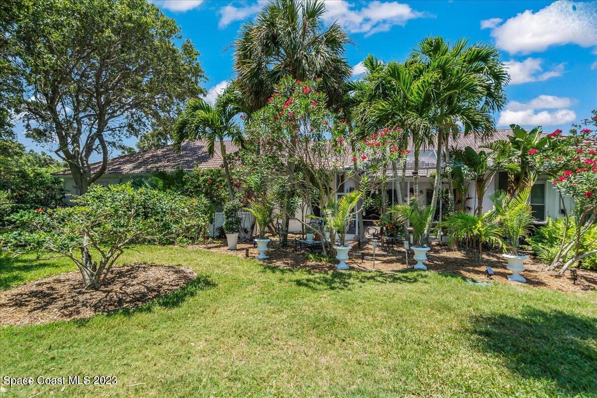 929 Aquarina Boulevard