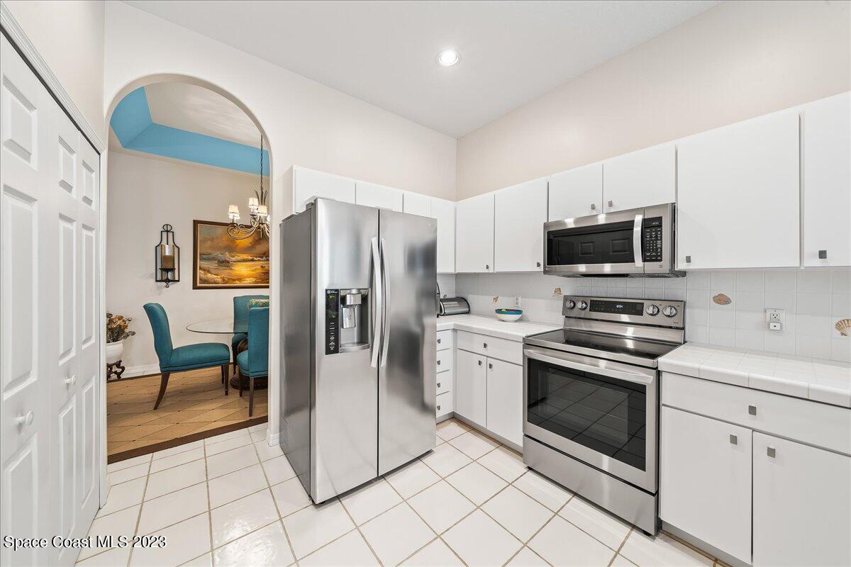 929 Aquarina Boulevard