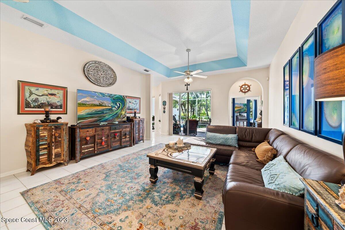 929 Aquarina Boulevard