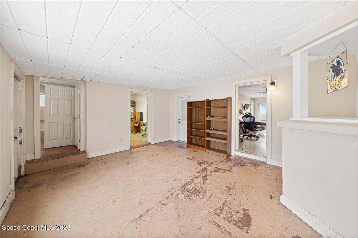 1136 Riverside Drive