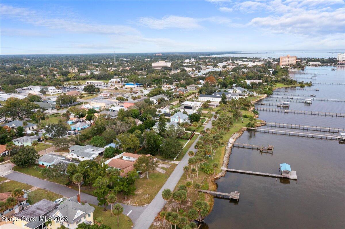 1136 Riverside Drive