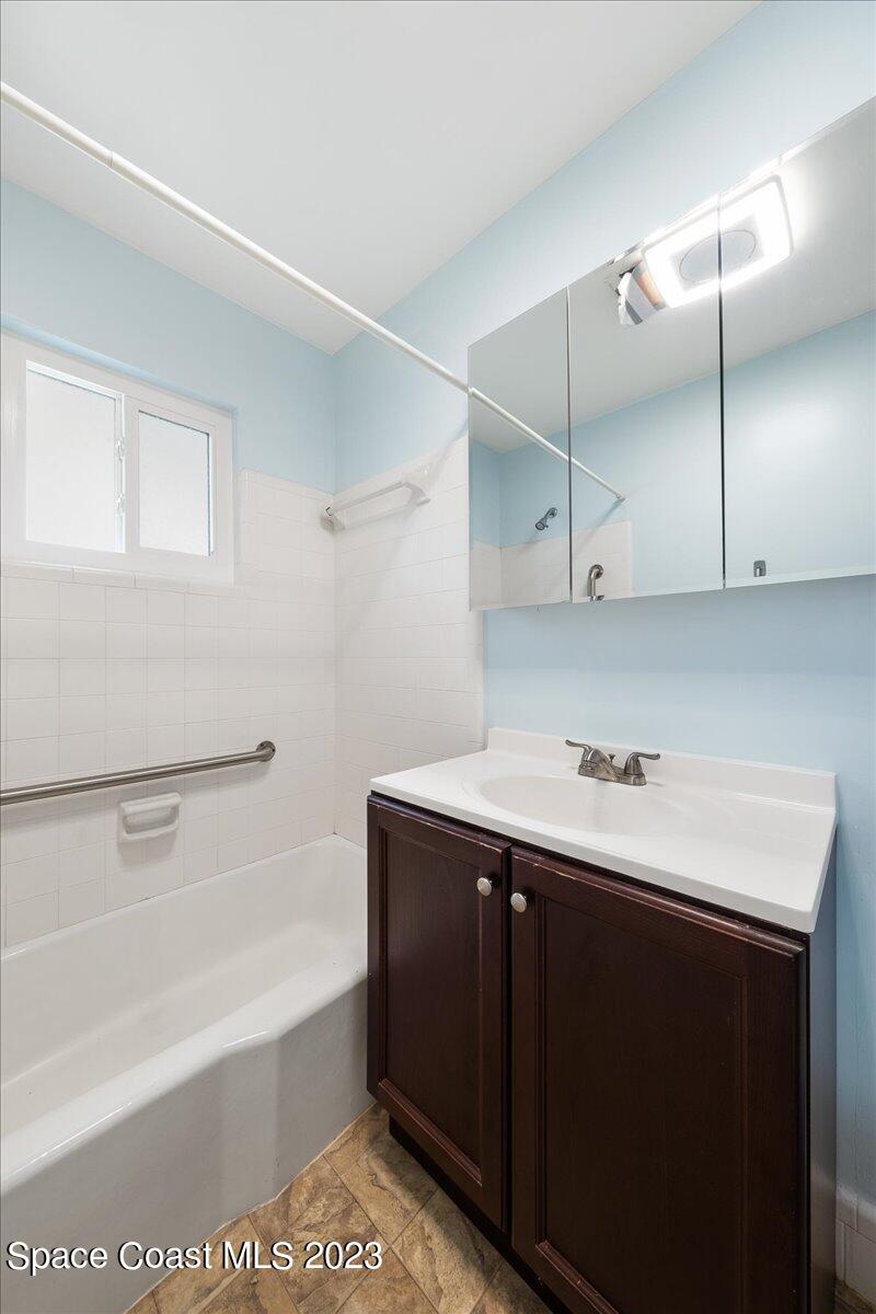 1136 Riverside Drive