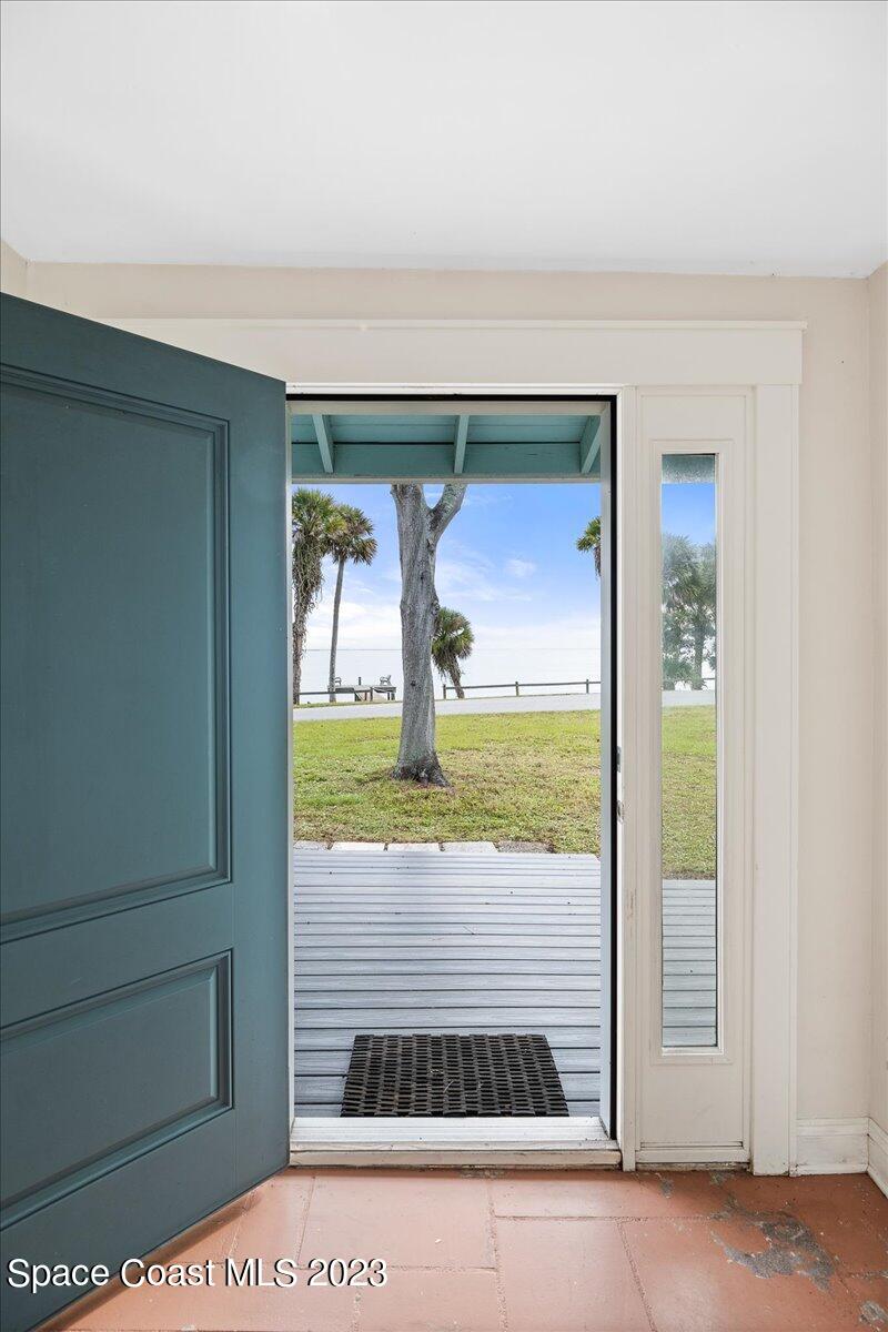 1136 Riverside Drive