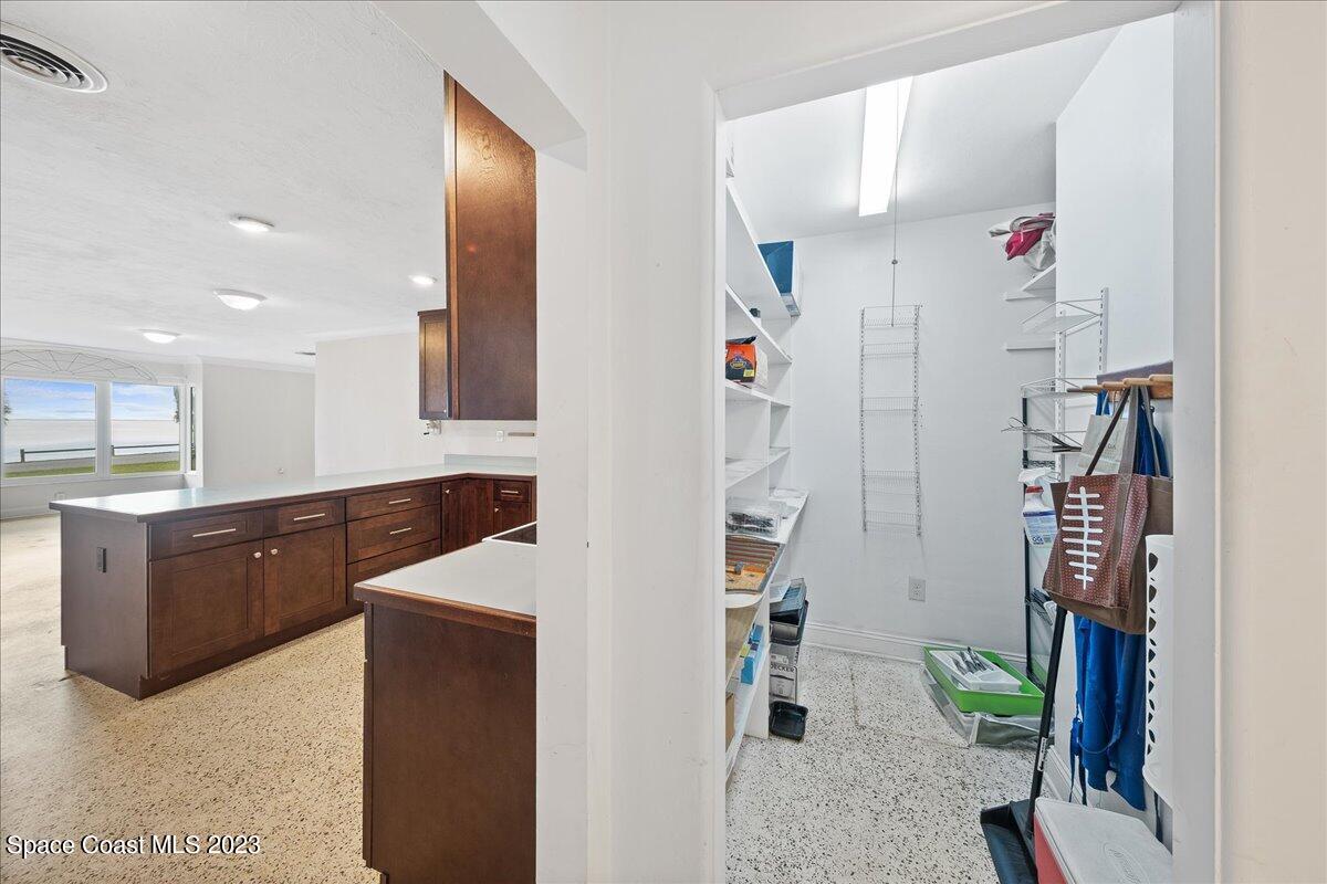 1136 Riverside Drive