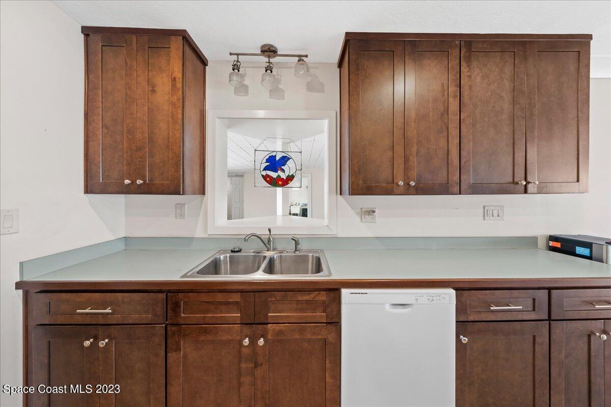 1136 Riverside Drive