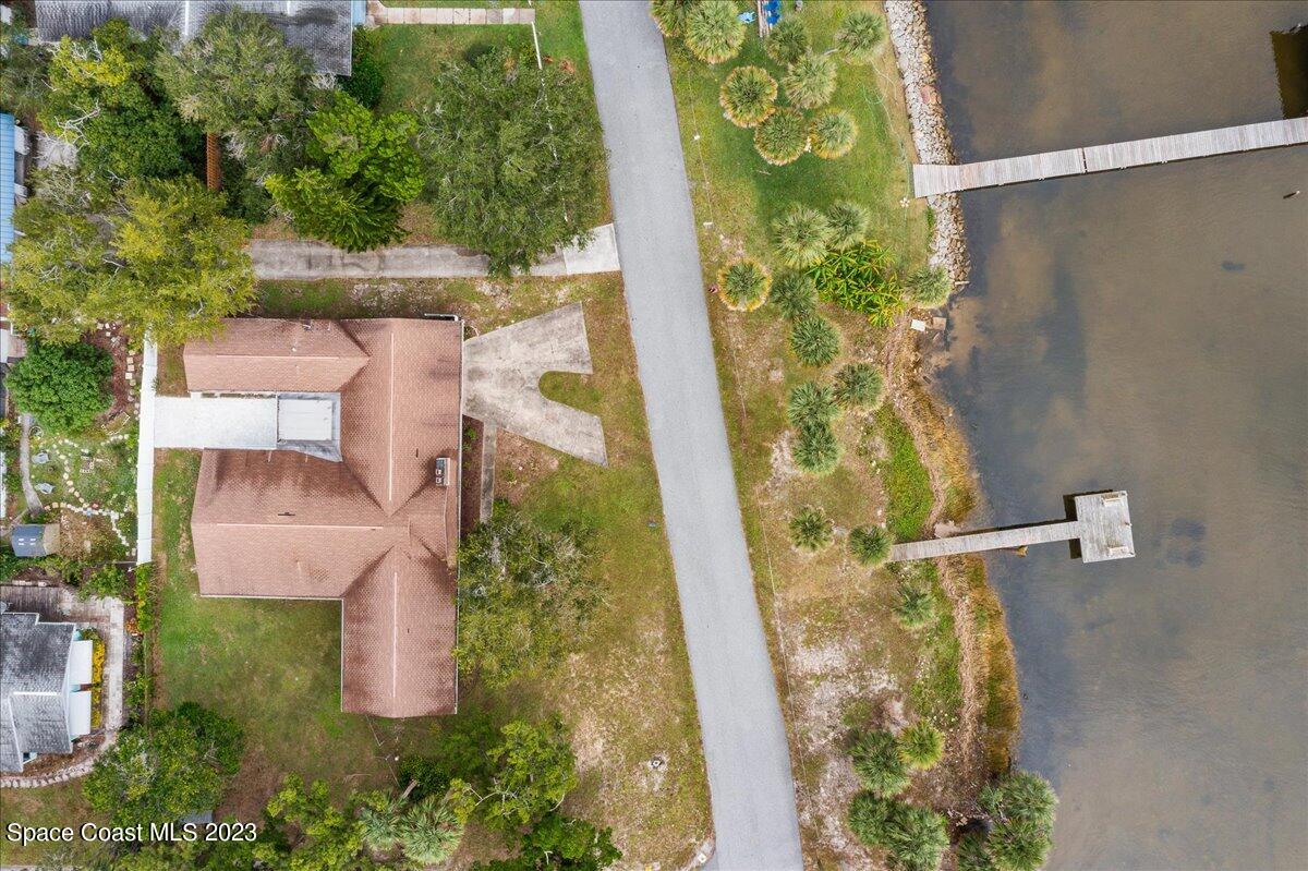 1136 Riverside Drive