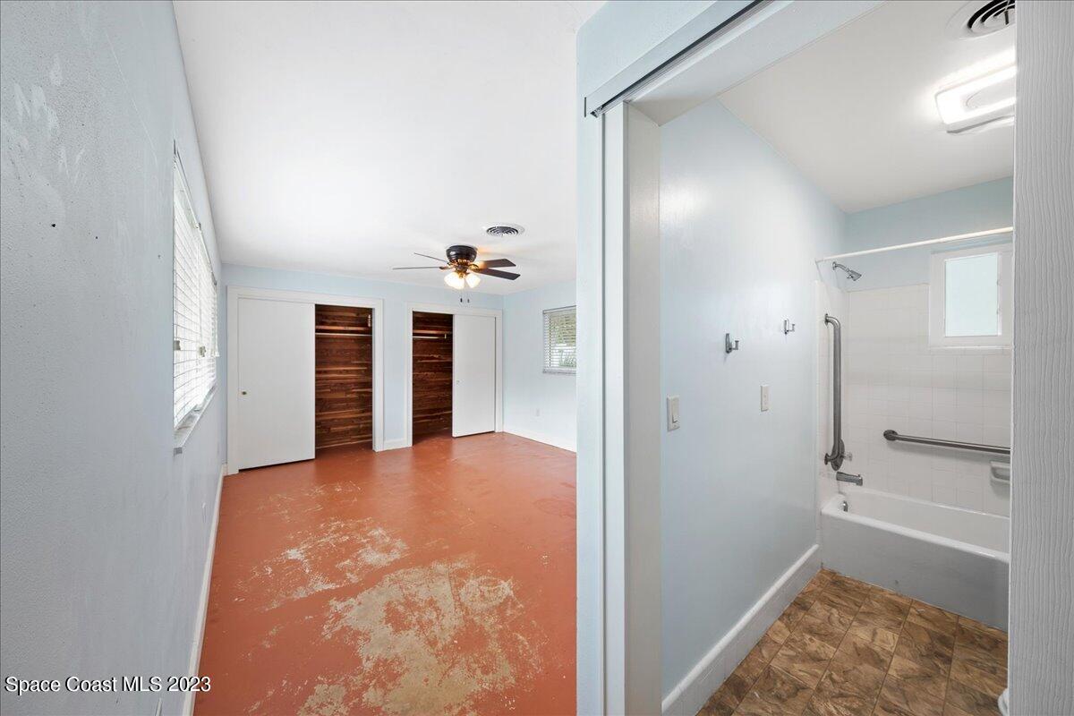 1136 Riverside Drive