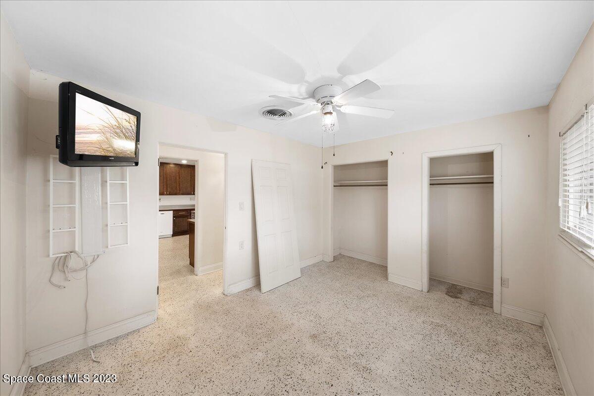 1136 Riverside Drive