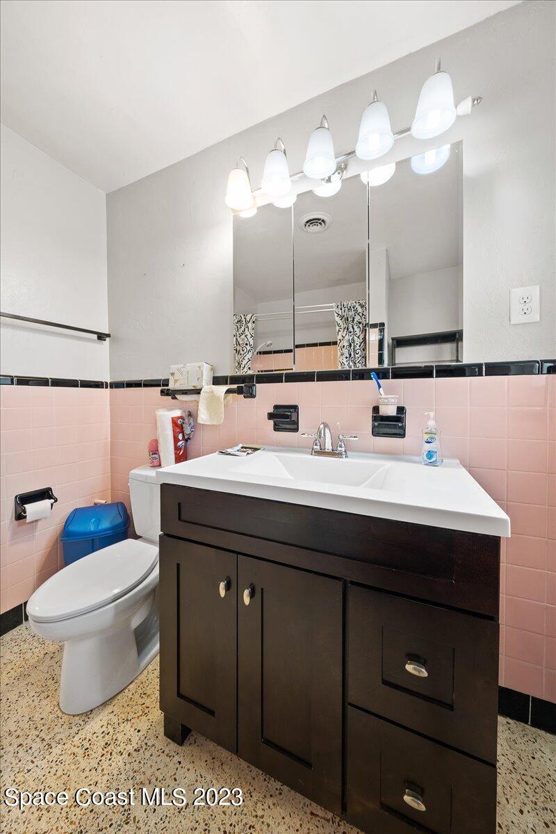 1136 Riverside Drive