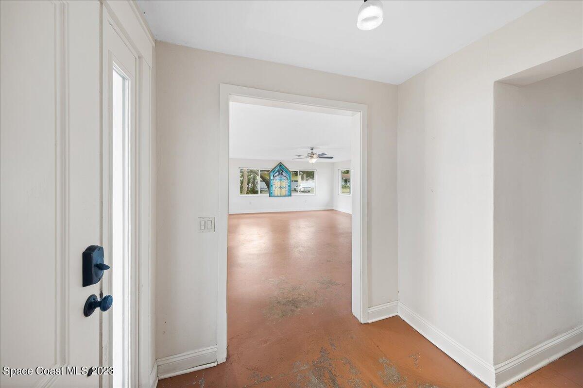 1136 Riverside Drive