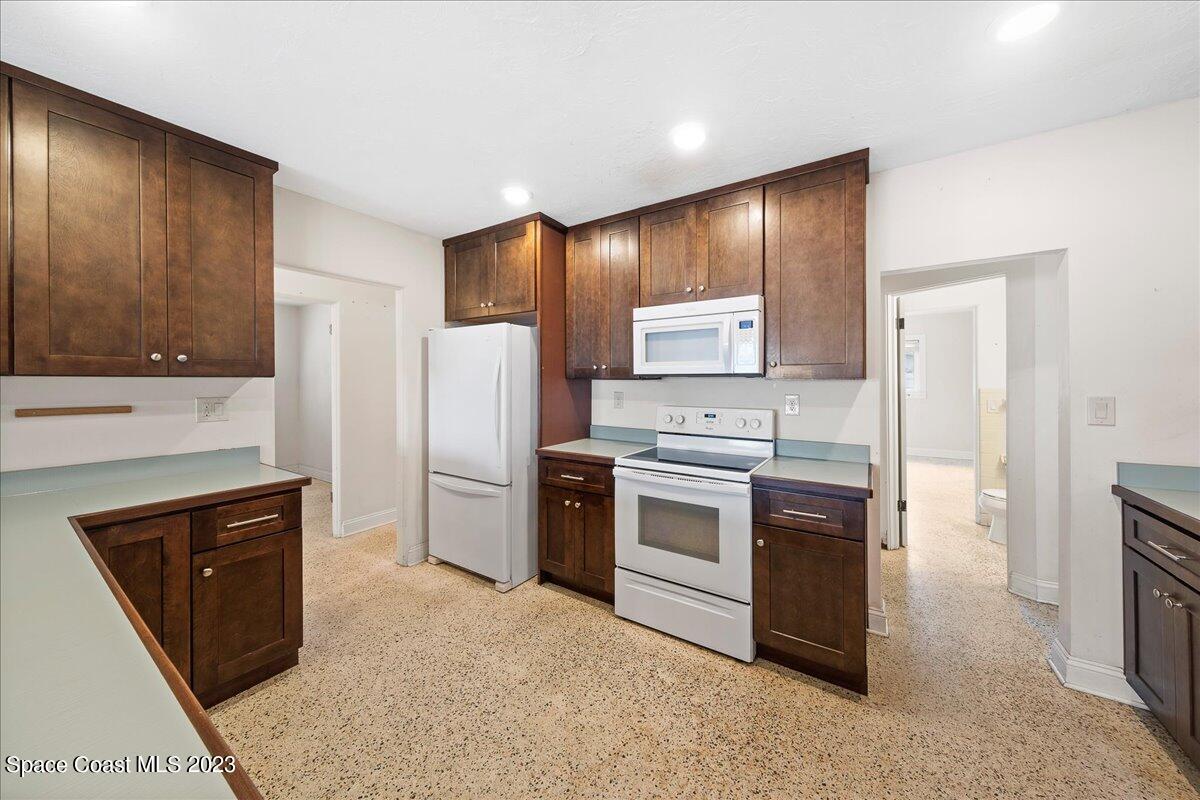 1136 Riverside Drive