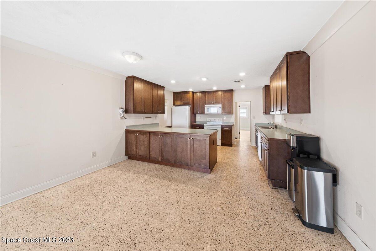 1136 Riverside Drive