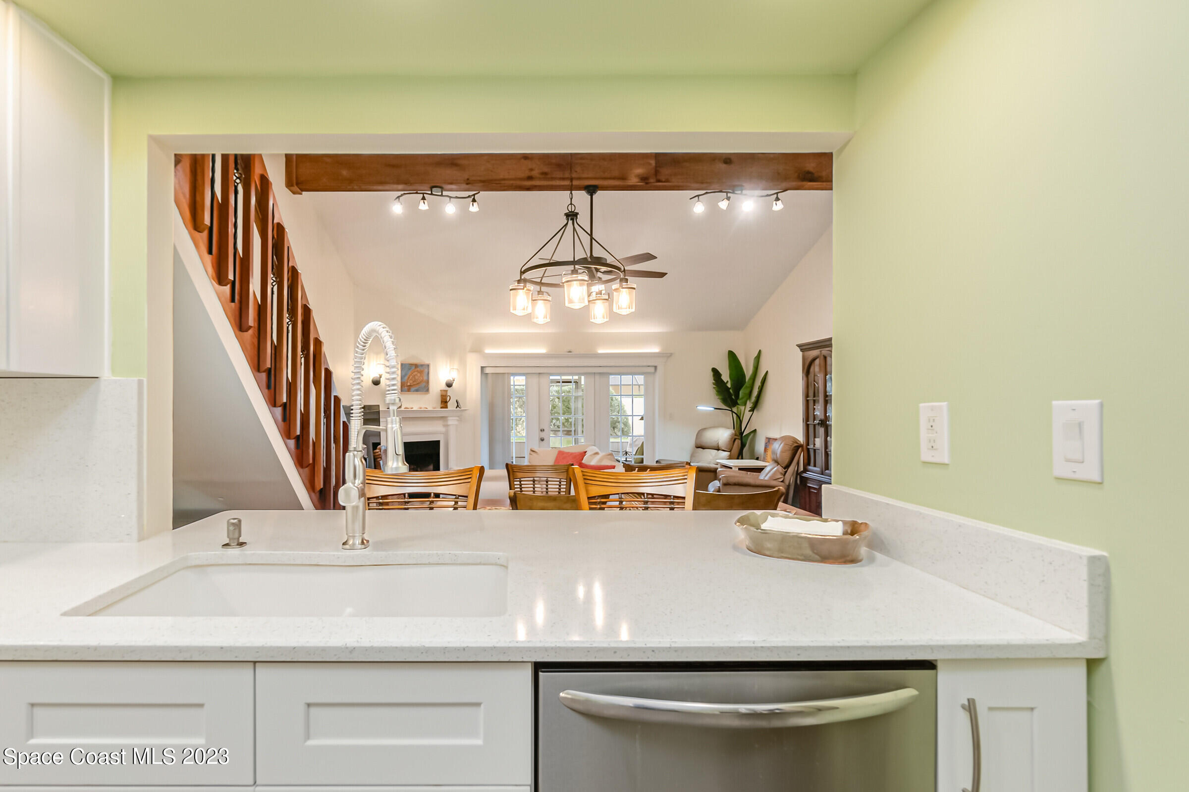 101 La Costa Street, B8