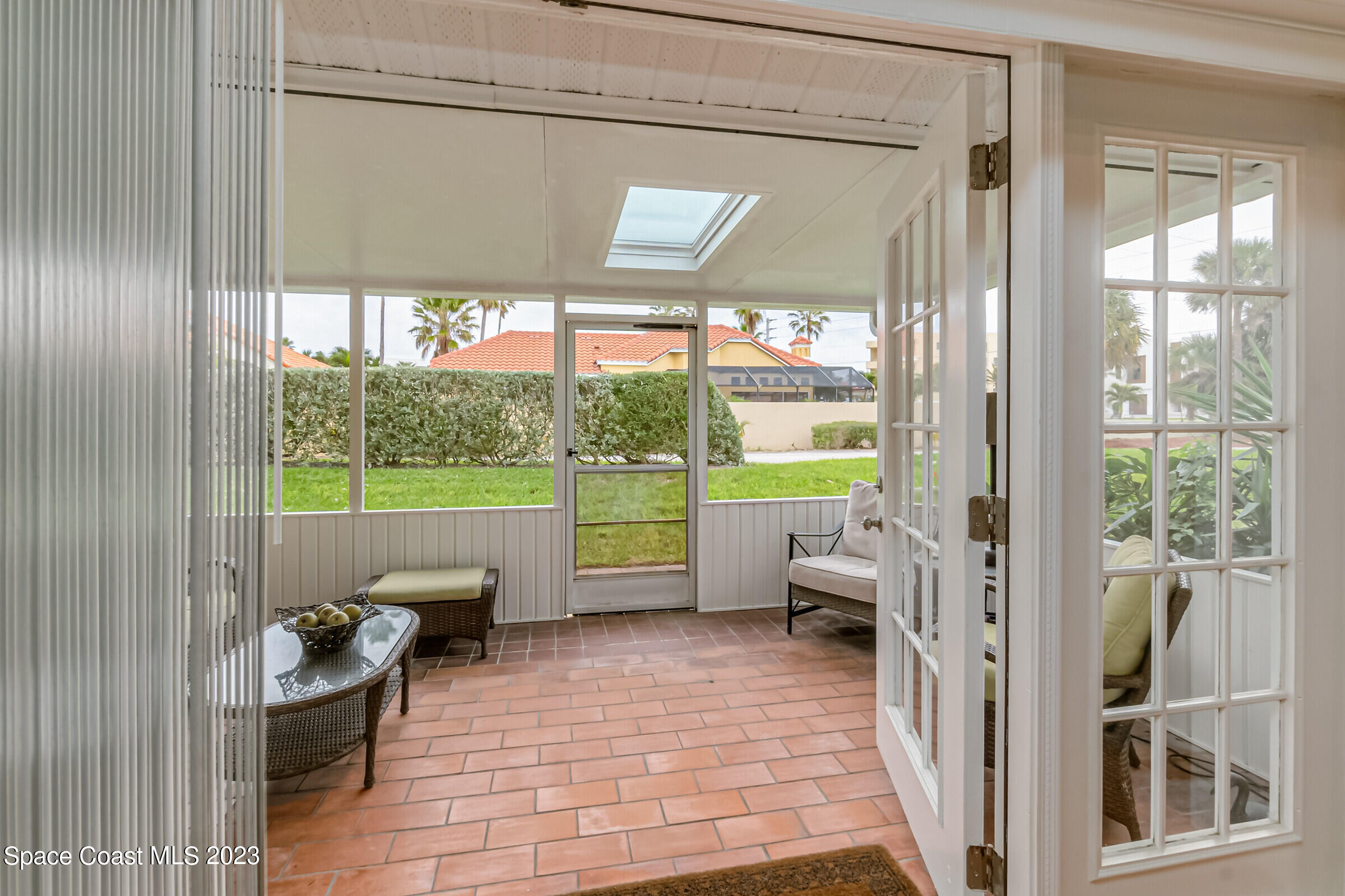101 La Costa Street, B8
